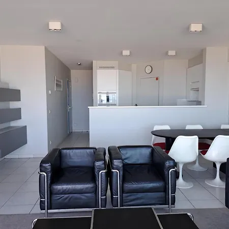 Residentie Sofia, Coxy-beach, Iepenwal, Kraaienest, Atlantic, Royal, Miramar * Koksijde