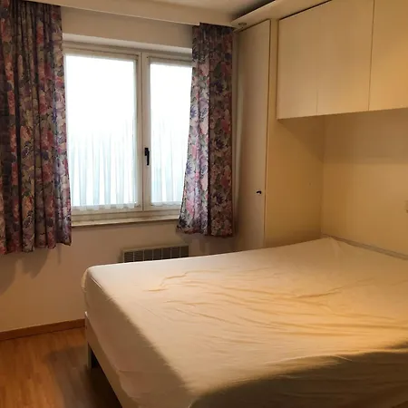 Residentie Sofia, Coxy-beach, Iepenwal, Kraaienest, Atlantic, Royal, Miramar *